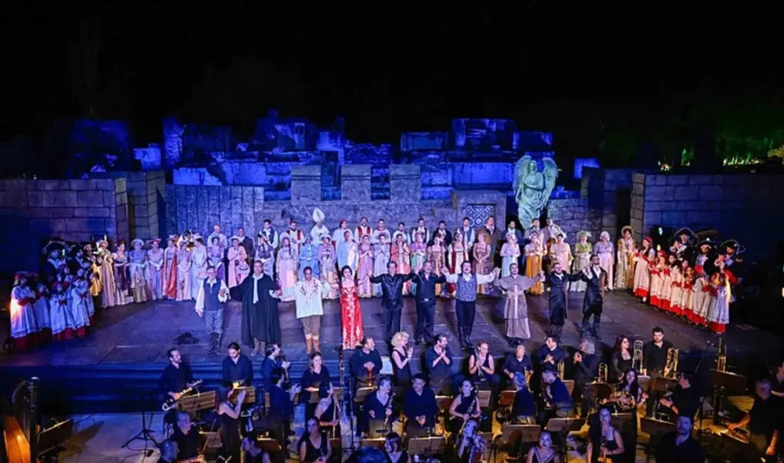 İzmir’de sanat rüzgarları estiren ve 13 gün boyunca binlerce sanatseveri