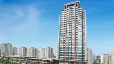 İstanbul’un en dikkat çeken lokasyonlarından birinde yer alan 26 katlı