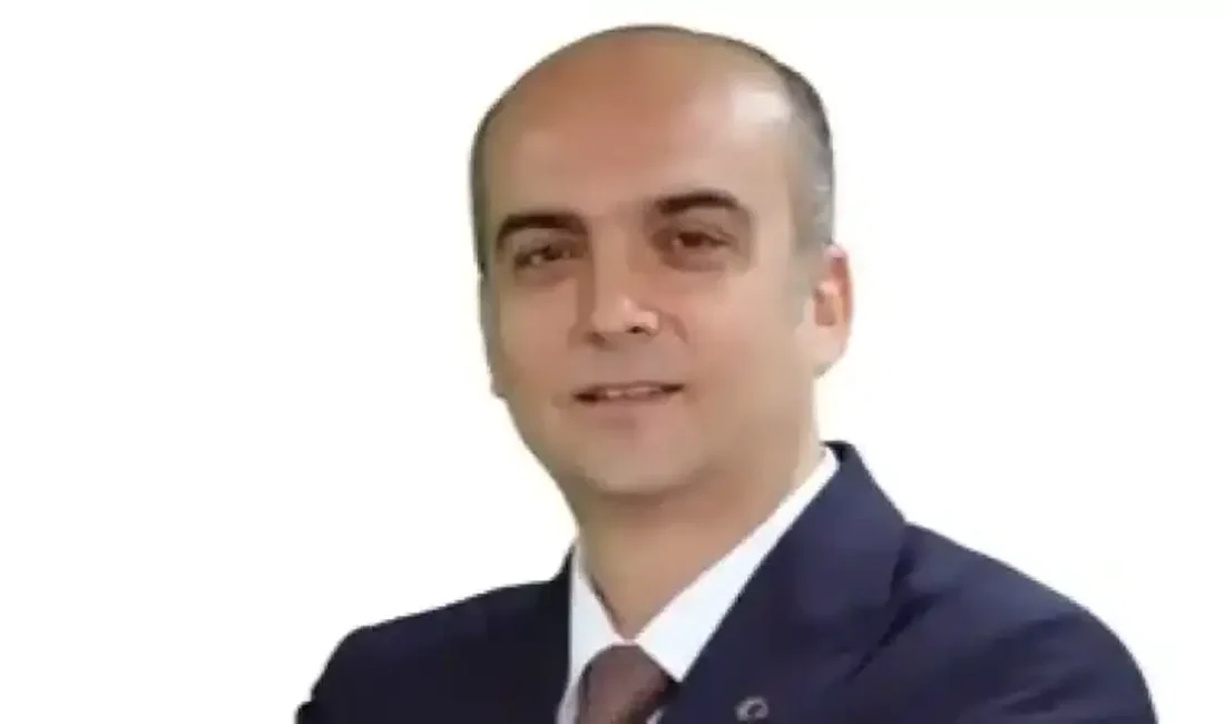 Bürokrasi ve iş dünyasındaki başarılı çalışmalarıyla adından sıkça söz ettiren