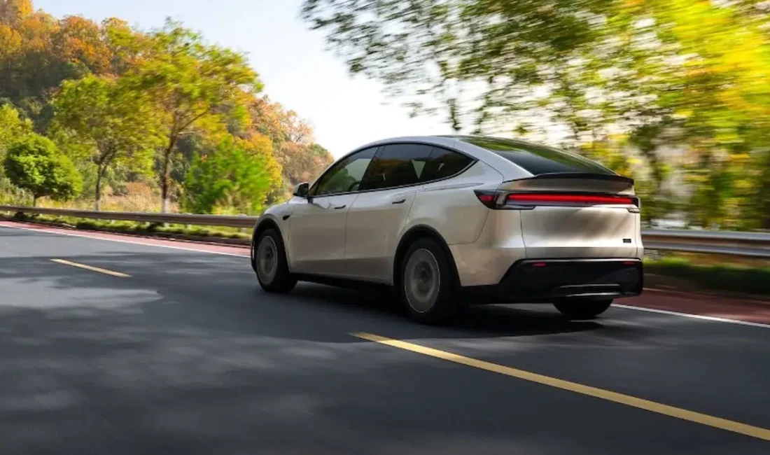Elektrikli araç devi Tesla, geniş ailelerin ve konfor arayanların merakla