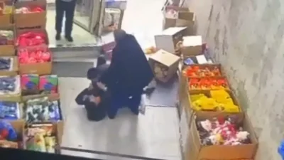 Şanlıurfa’da komşu iki esnaf arasında başlayan “müşteri kapma” mücadelesi adeta