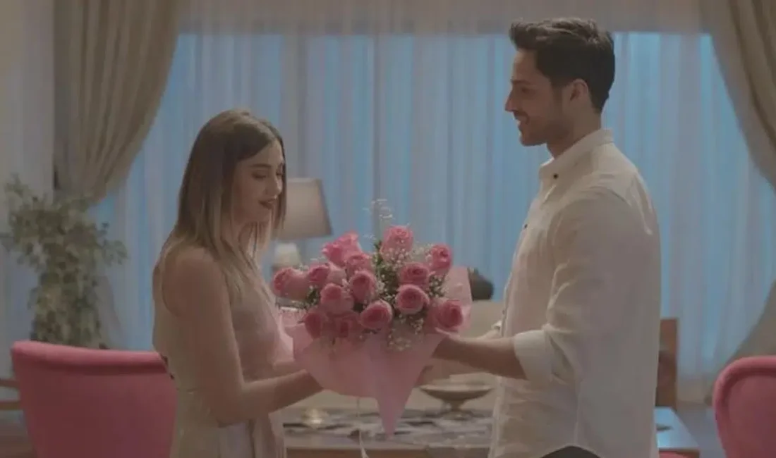 Televizyon ekranlarında yayınlanmaya başlamasıyla yeniden gündeme oturan Aşktroloji filmi, sinemaseverlerin