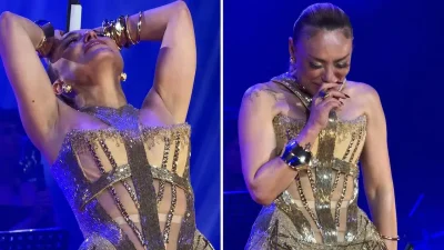İstanbul’da gerçekleştirdiği dev konserde dinleyicilerine unutulmaz anlar yaşatan ünlü sanatçı