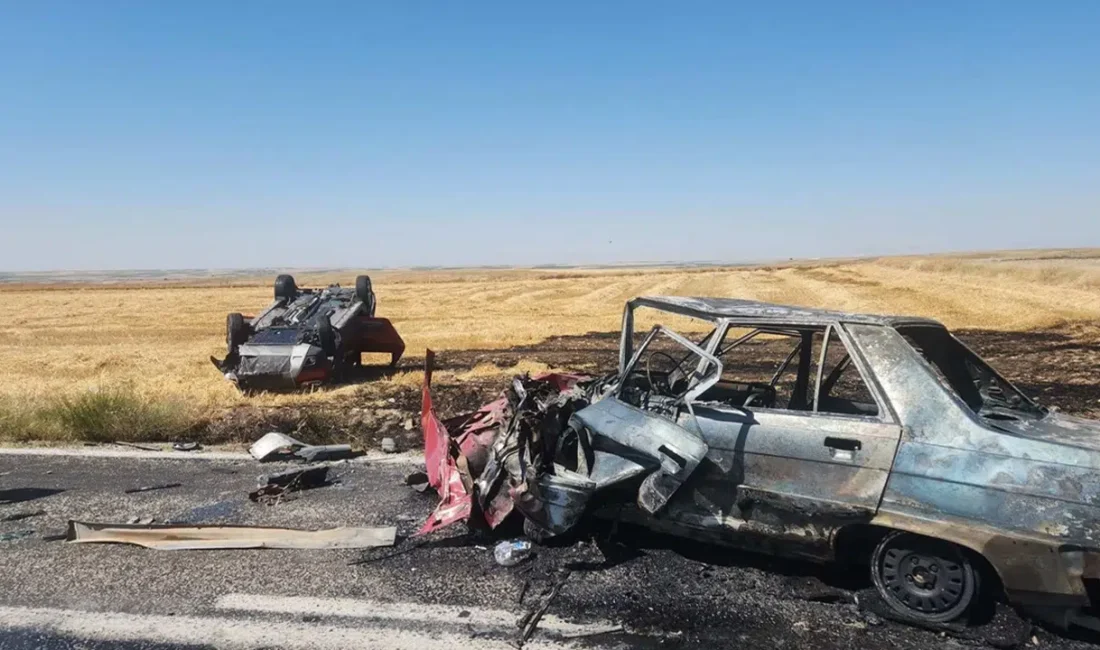 Afyonkarahisar’ın Emirdağ ilçesinde iki otomobilin kafa kafaya çarpışması sonucu meydana