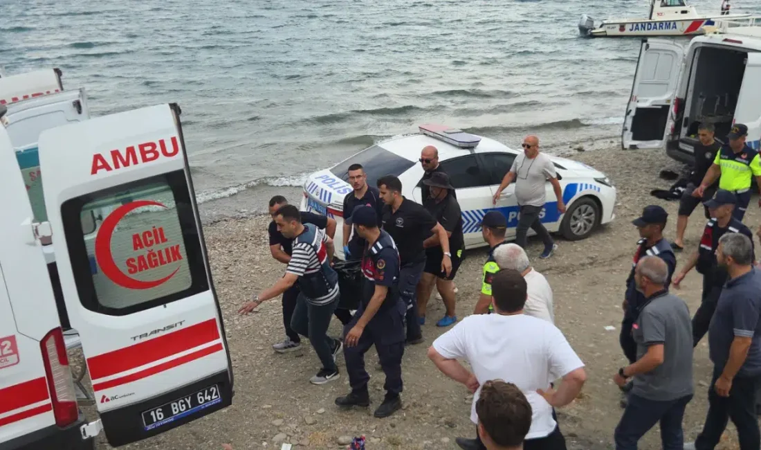Bursa’nın İznik ilçesinde serinlemek amacıyla girdikleri gölde bir anda gözden