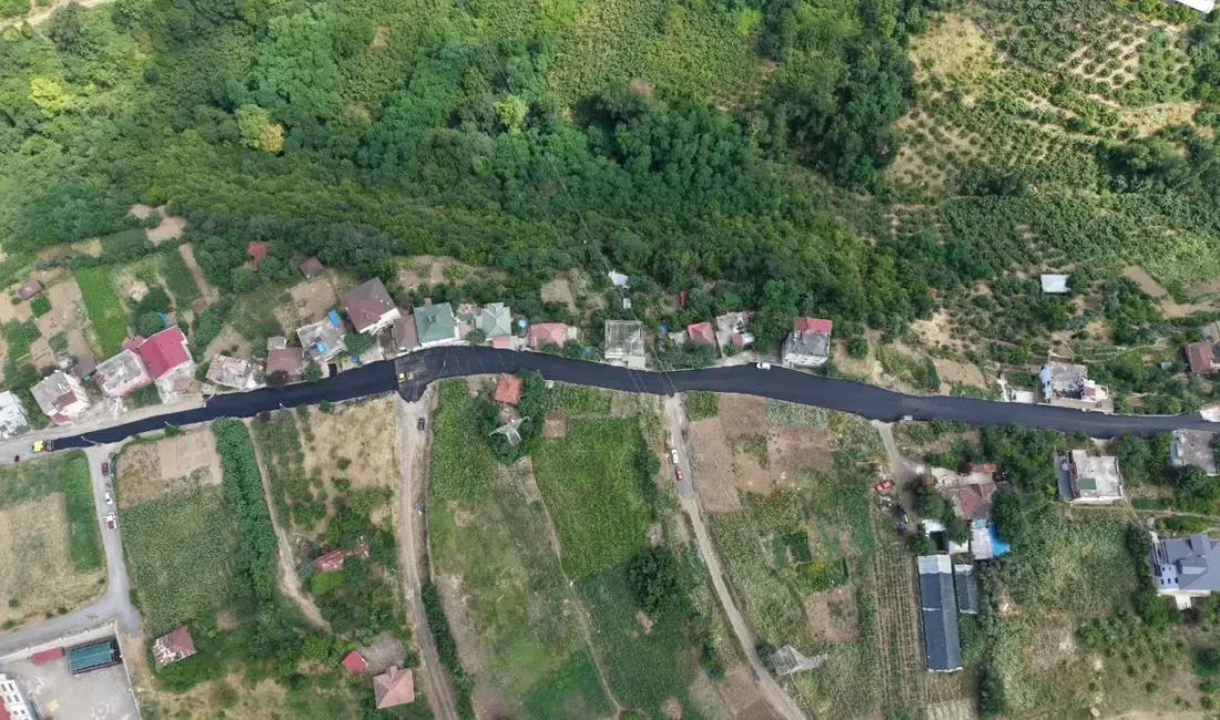 Trabzon’un Akçaabat ilçesinde ulaşım yatırımları hız kesmeden devam ederken, yürütülen