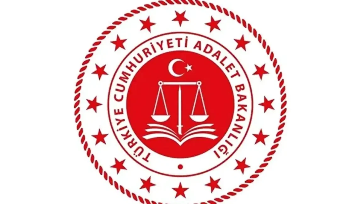 Adalet Bakanlığı bünyesinde görev almak amacıyla başvurularını tamamlayan binlerce adayın