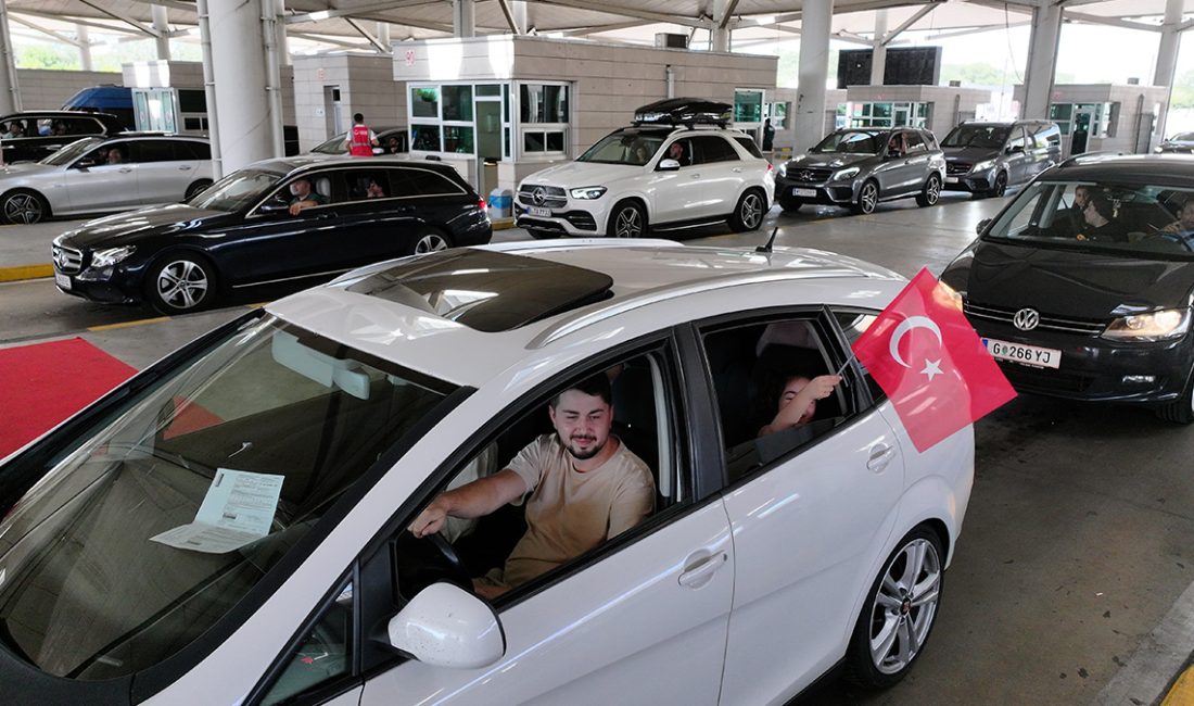Avrupa’da yaşayan binlerce gurbetçinin yıllık izinlerini geçirmek üzere Türkiye’ye akını