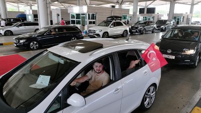 Avrupa’da yaşayan binlerce gurbetçinin ana vatana dönüş yolculuğu tüm hızıyla