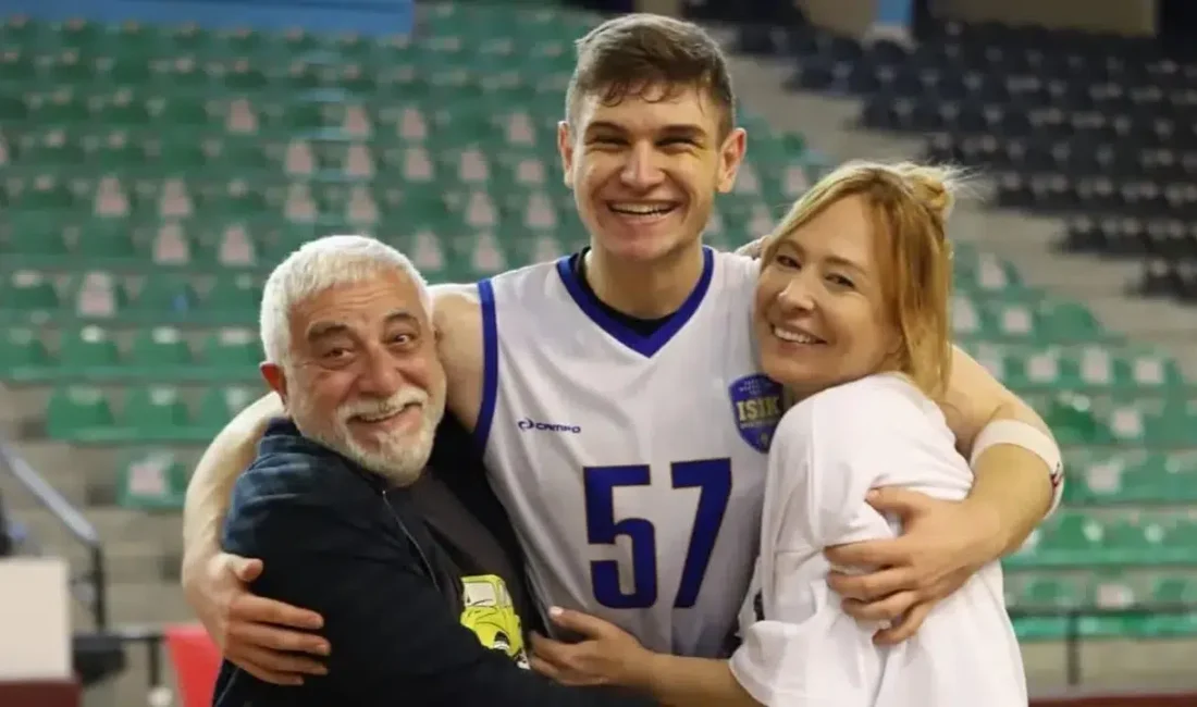 Türk basketbolunun yükselen değerlerinden Ege Yücel Sungur’un milli takım aday