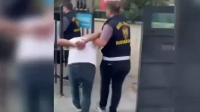 İstanbul Kadıköy’de emniyet güçlerinin takibinde olan uyuşturucu tacirine yönelik dev