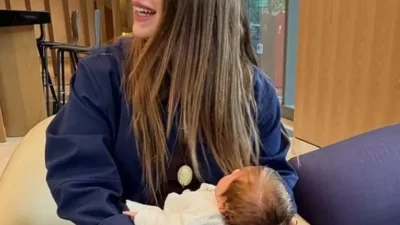 Ünlü oyuncu Begüm Öner’in kızı Karya ile paylaştığı sıcacık anlar,