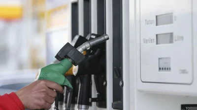 Döviz kuru ve brent petrol piyasasındaki anlık dalgalanmalar akaryakıt fiyatlarını