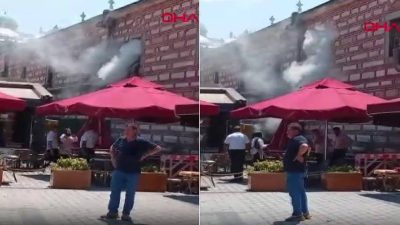 İstanbul Fatih’te bulunan tarihi Mısır Çarşısı’nda öğle saatlerinde yükselen alevler