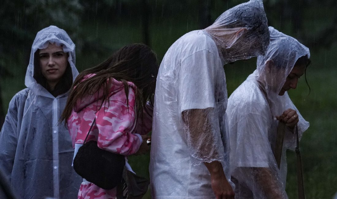 Meteoroloji Genel Müdürlüğü, Karadeniz sahil şeridinde beklenen şiddetli yağışlar nedeniyle