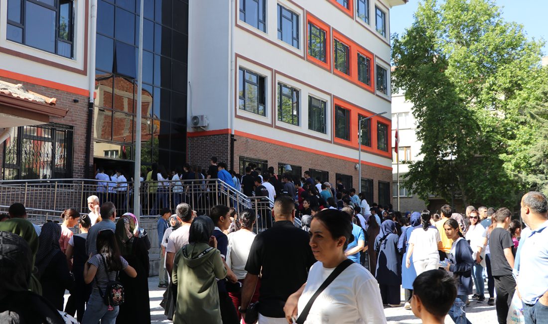 LGS tercih dönemi yarın itibarıyla başlarken, binlerce öğrenci ve veliyi