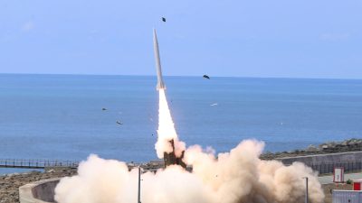 Türkiye’nin milli imkanlarla geliştirdiği TAYFUN Blok-3 füzesi, gerçekleştirdiği son test