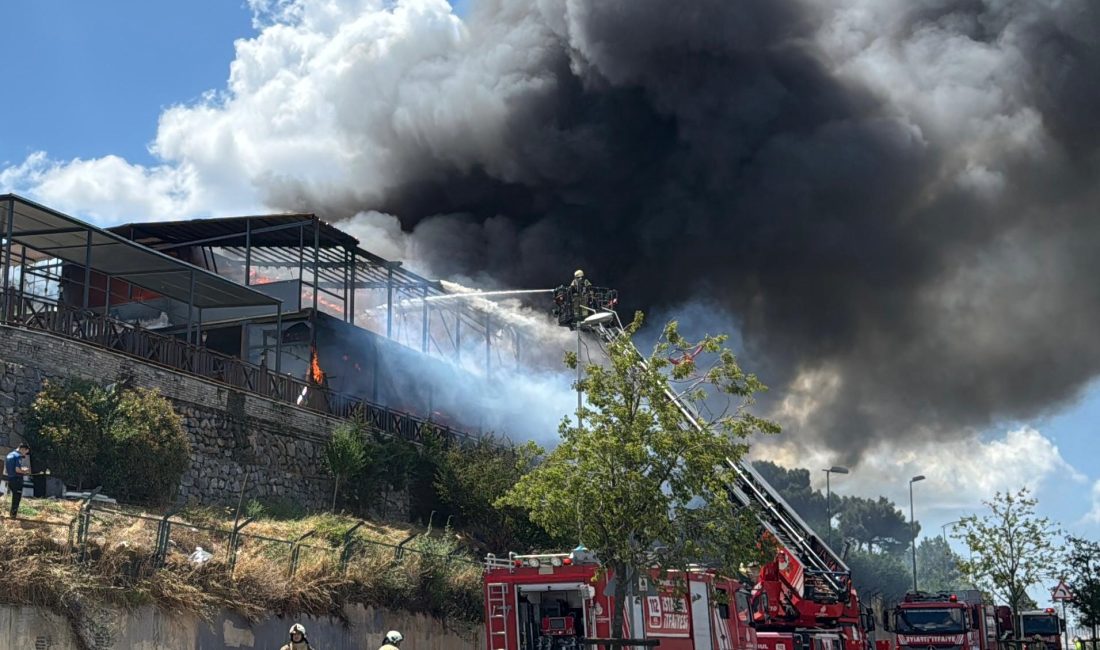 İstanbul Maltepe’de iki katlı bir restoranda çıkan yangın büyük paniğe