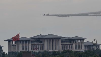 Dünya siyasetinin kalbi bugün Ankara’da atıyor. ABD Başkanı Donald Trump,