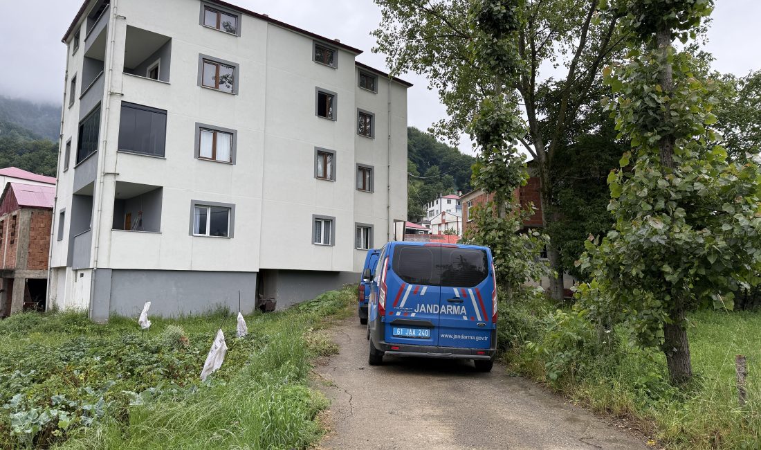 Trabzon’un Düzköy ilçesinde akrabalar arasında çıkan tartışma kısa sürede kanlı