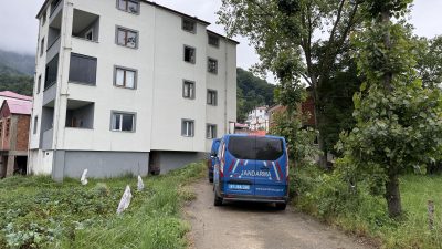Trabzon’un Düzköy ilçesinde akrabalar arasında çıkan tartışma kısa sürede kanlı