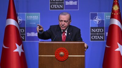 hangi sularda yüzdüğü belli. Miçotakis’in yanlışa düşmemesi gerekirdi” -> Matches