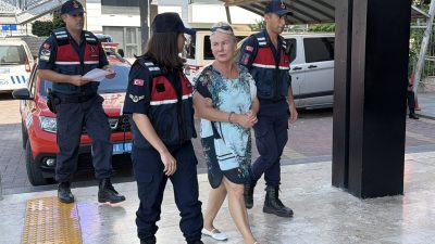Antalya’nın Alanya ilçesinde, haşema giydiği gerekçesiyle küçük bir kız çocuğunun