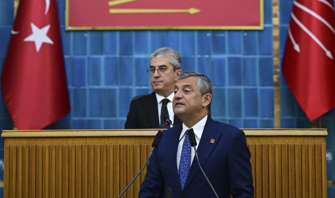 Ankara kulislerini hareketlendiren tarihi gelişmede, CHP Grubu’na veda eden Özgür