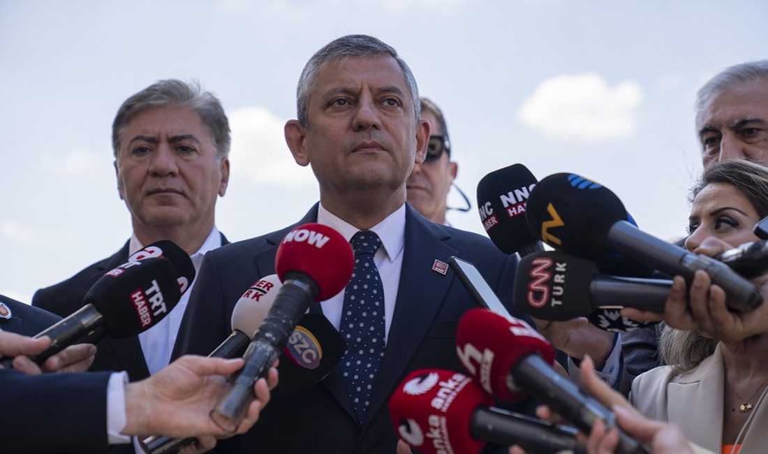 Siyaset kulislerini hareketlendiren yeni parti hazırlıklarında geri sayım başladı. CHP