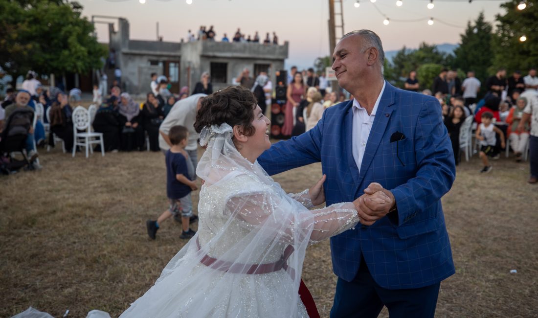 Sakarya’nın Karapürçek ilçesinde yaşayan bedensel ve zihinsel engelli Merve Çidal’ın