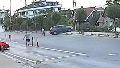 İstanbul Avcılar’da direksiyon pratiği yapmak için eğitim alanına giden baba