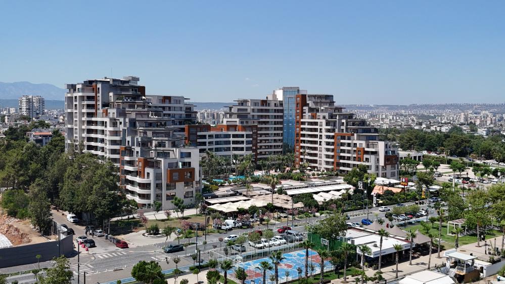 Antalya’da lüks bir rezidansta aylık aidatın 13 bin liradan 20