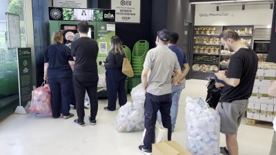 Türkiye genelinde yeni başlayan Depozito İade Sistemi kapsamında boş şişelerini