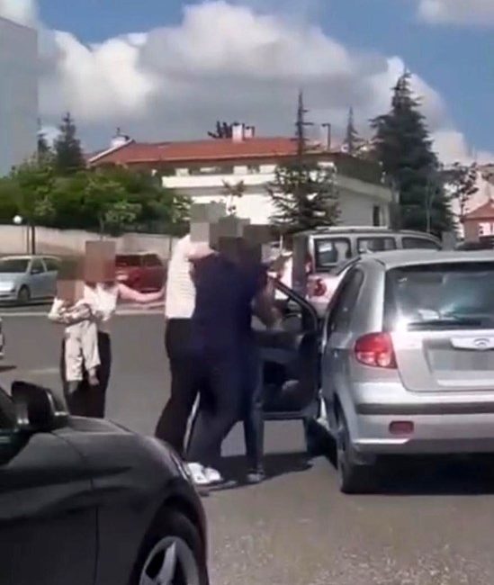 Nevşehir’de trafikte çıkan tartışma sonrası gözü dönen sürücü, aracından inerek
