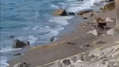 Zonguldak’ın Filyos sahilinde kıyıya vuran askeri insansız hava aracı bölgede
