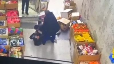 Şanlıurfa’da iki komşu esnaf arasında yaşanan “müşteri kapma” mücadelesi akılalmaz
