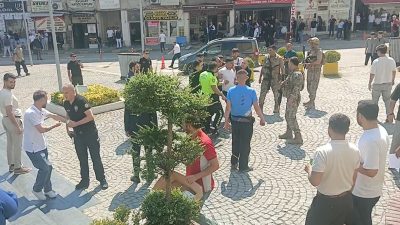 Bursa Adliyesi’nde görülen bir duruşma sırasında taraflar arasında başlayan gerilim,