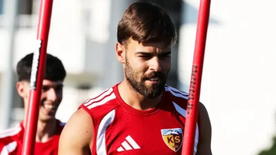 Kayserispor’da yeni sezon öncesi sıcak saatler yaşanıyor. Sarı-kırmızılı ekip, yeni