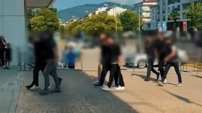 Ordu’da emniyet güçlerinin sokak satıcılarına yönelik gerçekleştirdiği eş zamanlı operasyonun
