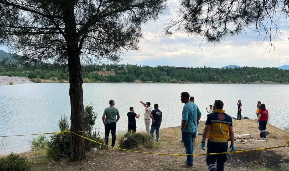 Burdur’un Bucak ilçesinde serinlemek amacıyla Onaç Barajı’na giren bir genç,