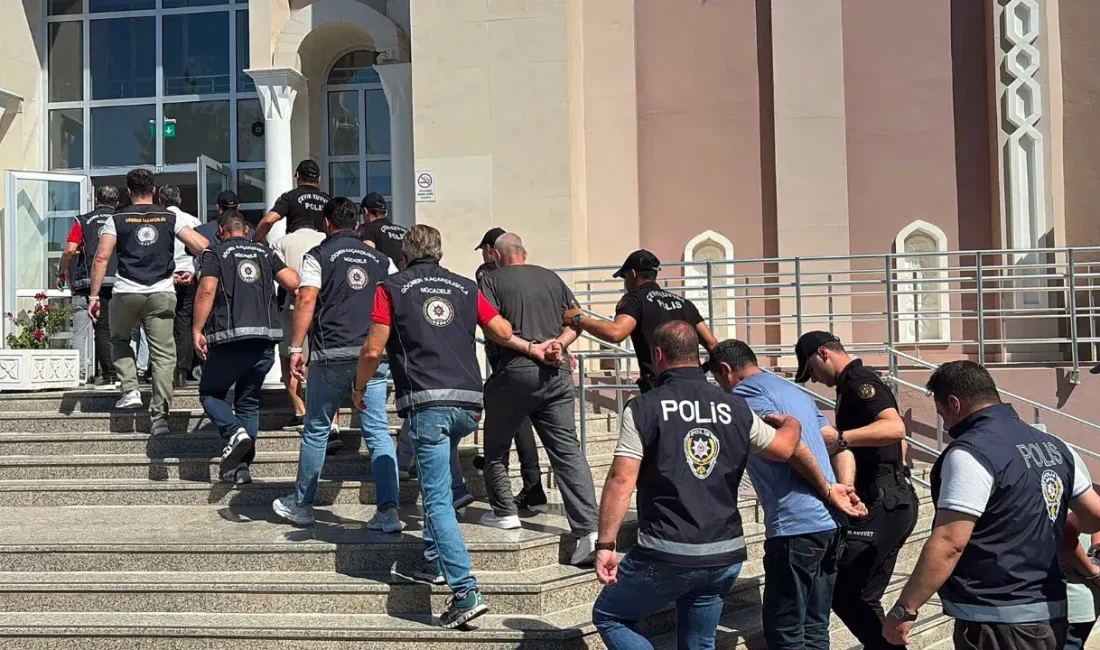 Muğla’da emniyet güçlerinin göçmen kaçakçılığı şebekelerine yönelik gerçekleştirdiği geniş çaplı