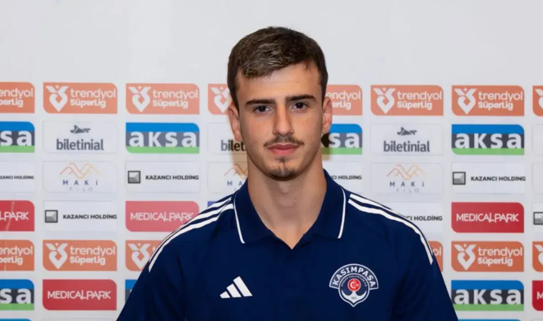 Trendyol Süper Lig ekiplerinden Kasımpaşa, transfer çalışmalarına hız kesmeden devam