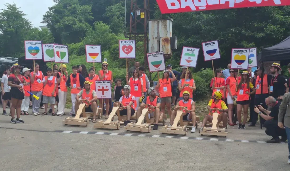 Rize’de bu yıl 15’incisi gerçekleştirilen Tulum ve Halk Dansları Festivali,