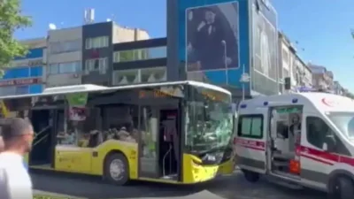 İstanbul Fatih’te meydana gelen feci kazada İETT otobüsü ile ambulans