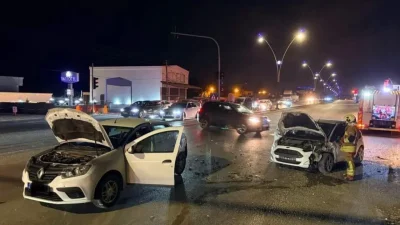 Hatay’ın Arsuz ilçesinde iki otomobilin çarpışması sonucu meydana gelen feci