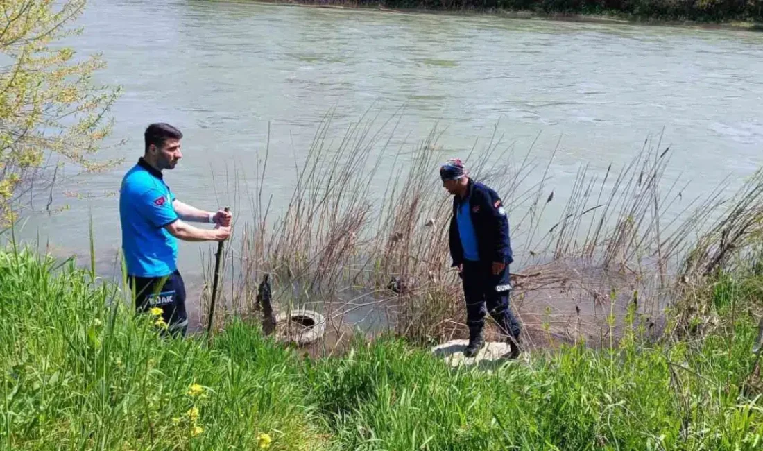 Diyarbakır’ın Sur ilçesinde nehirde hareketsiz duran bir kişiyi gören vatandaşların