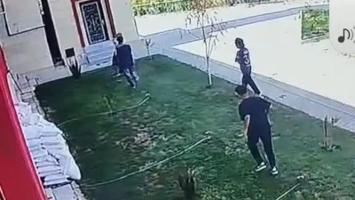 Kütahya’da Kevser Camii avlusunda yaşanan akılalmaz olay, güvenlik kameraları tarafından