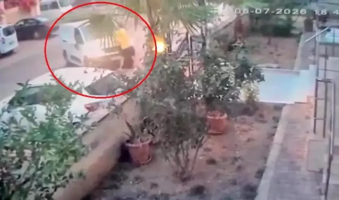 Antalya’nın Konyaaltı ilçesinde iki kişi arasında başlayan sözlü tartışma, akılalmaz