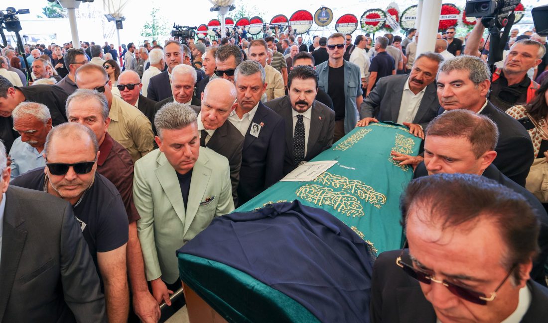 Türk siyasetinin en önemli isimlerinden eski CHP Genel Başkanı merhum