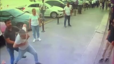 İstanbul Bayrampaşa’da bulunan 15 Temmuz Demokrasi Otogarı’nda, babalarını karşılamak için